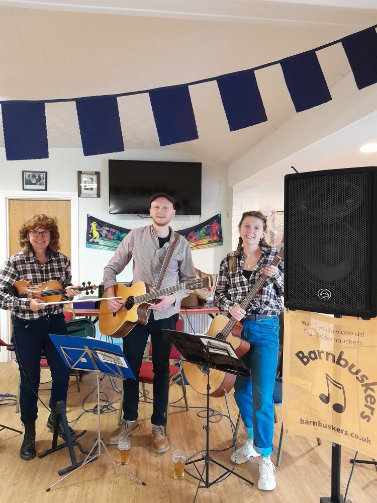 Barnbuskers small band at Wiveliscombe Rugby Club - fiddle, guitar and bass