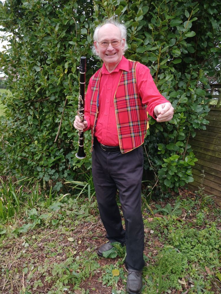 Barnbuskers Robin Wind Instrument player