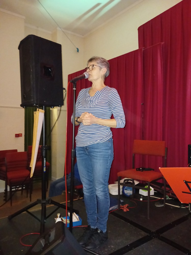 Barnbuskers Ceilidh Barn Dance Band Caller Bridget