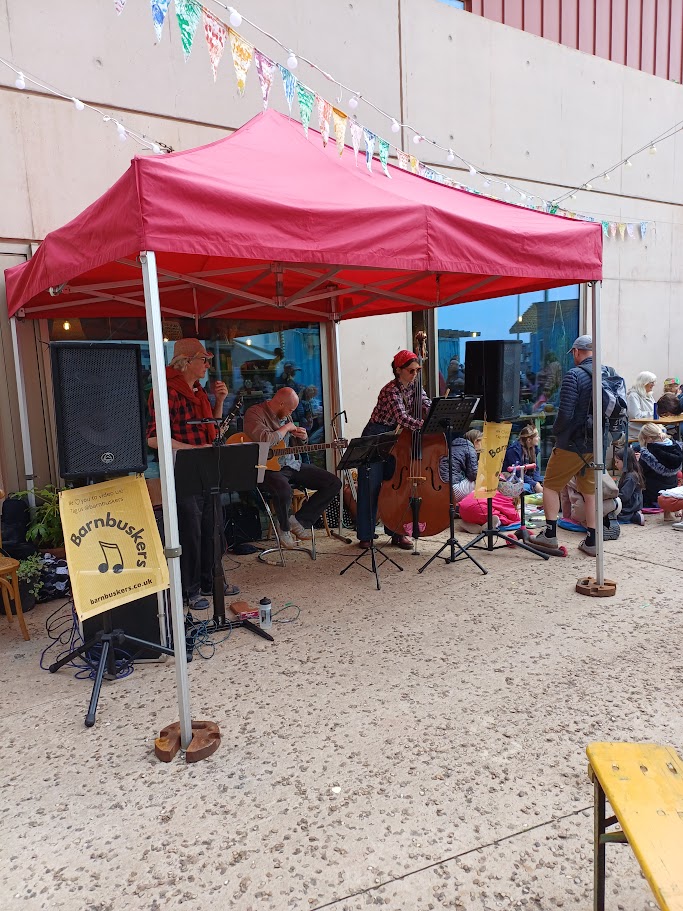 Barnbuskers at East Quay, Watchet